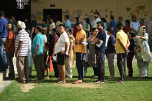 प्रचण्ड गर्मीका बीच भारतमा दोस्रो चरणको मतदान शुरू     